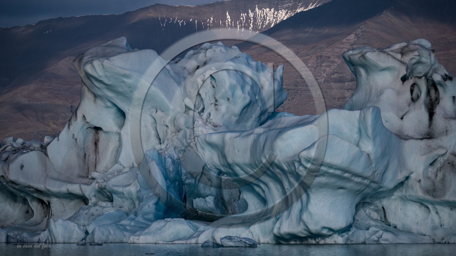 Iceberg Islandais: Photo ultraHD sur Alu Dibond  112 x 63 cm
