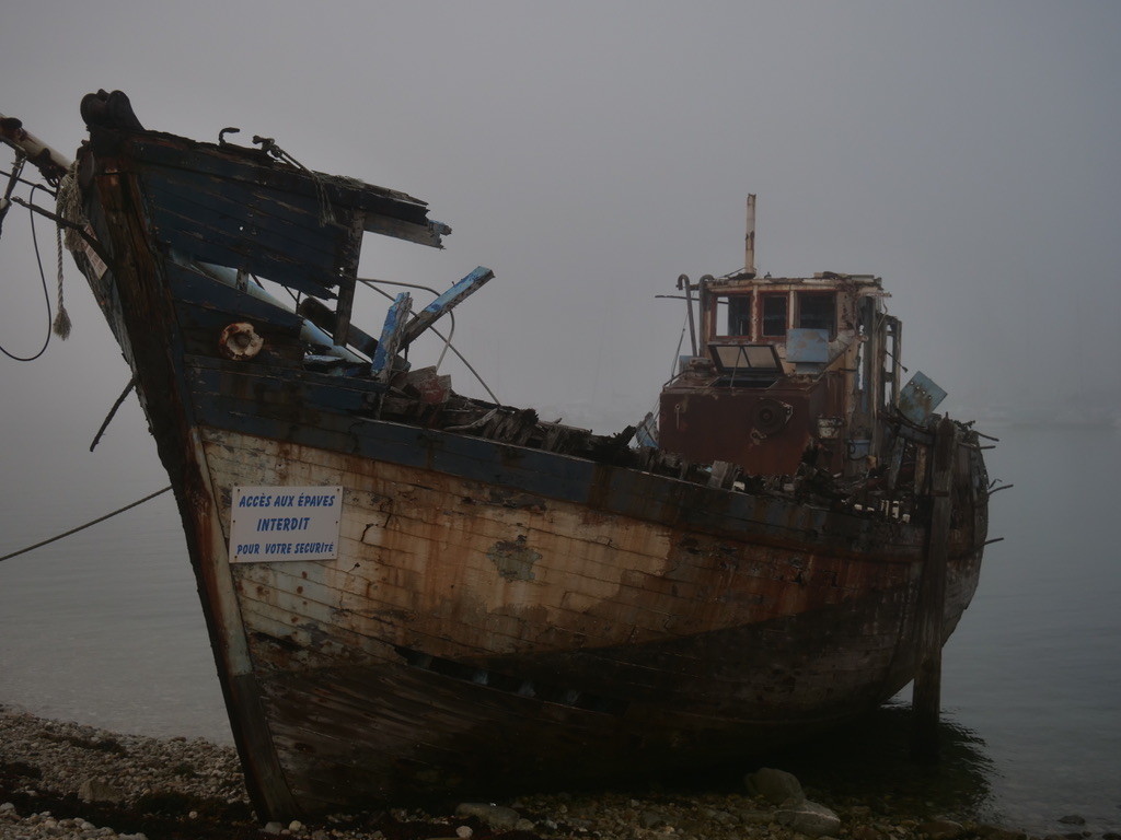 Camaret sur Mer , le cimetière de bateau