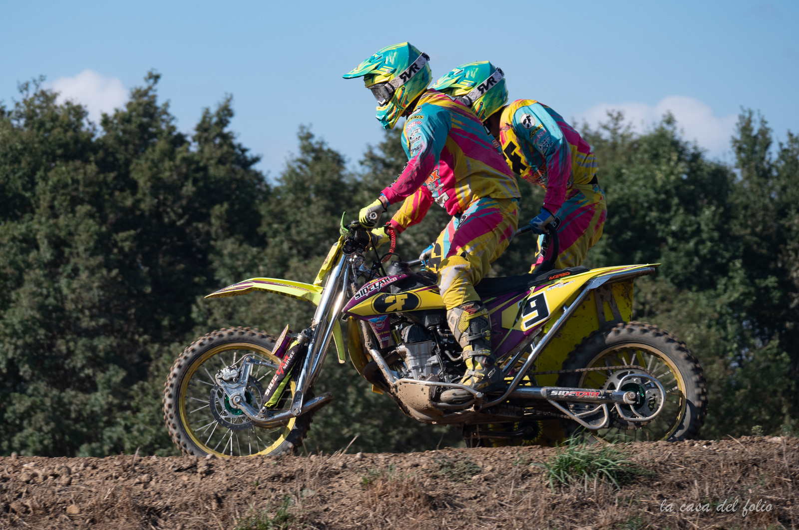 Moto-Cross