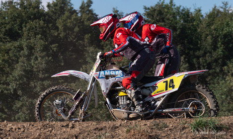 Moto-Cross