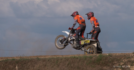 Moto-Cross